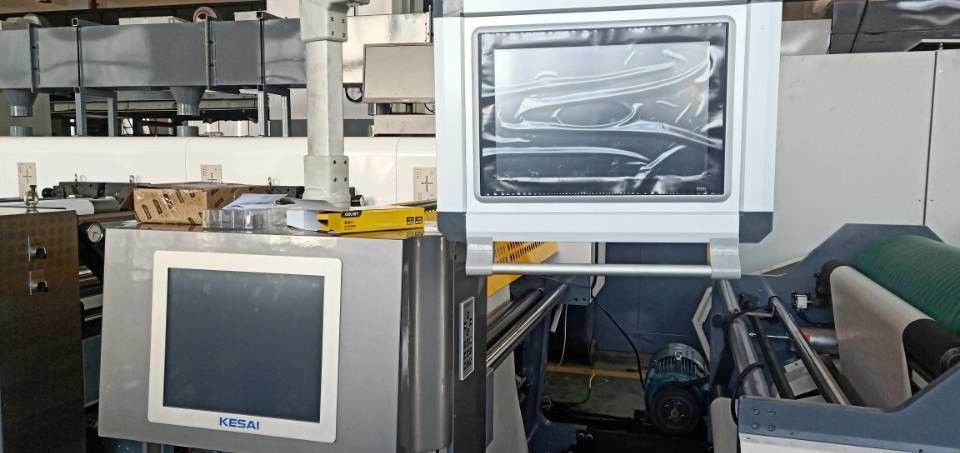 Impresora flexográfica con velocidad de impresión de 150 m/min y secador IR UV