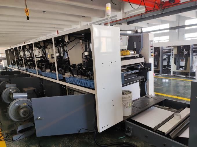 Impresora flexográfica con velocidad de impresión de 150 m/min y secador IR UV