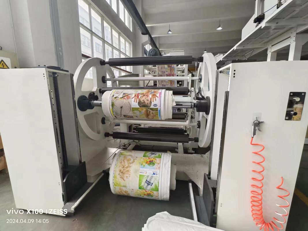 Máquina de impresión flexográfica en cascada de tipo vertical para materiales no tejidos de papel