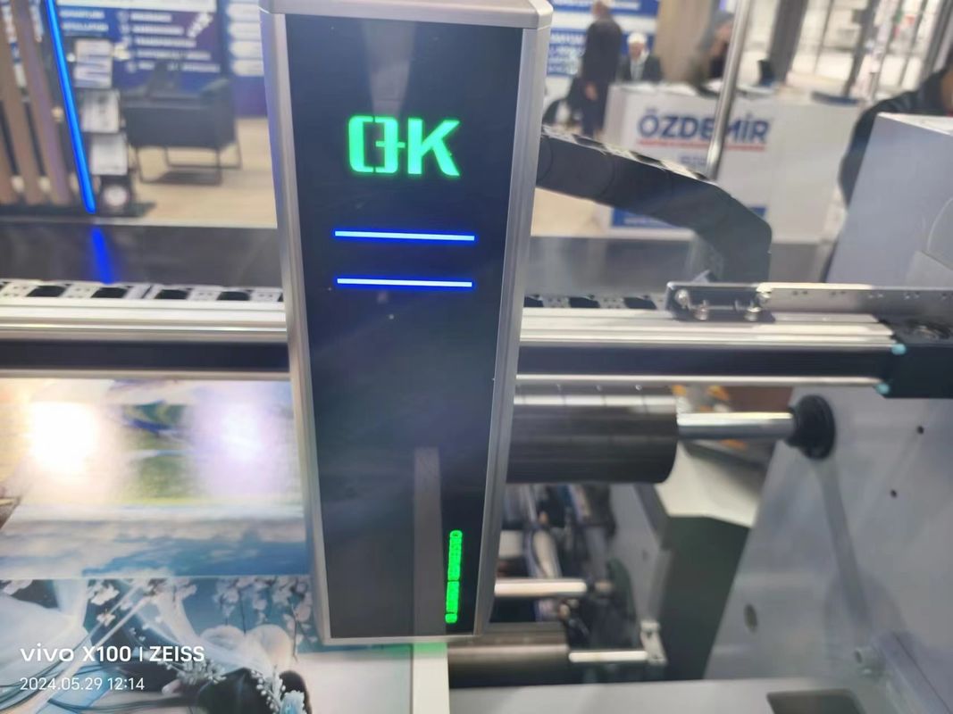 Máquina de impresión UV Servo Flexo de 1350 mm Tazas de papel de rollo a rollo Impresora de tarjetas de estado nuevo Tiendas de impresión de engranajes en línea
